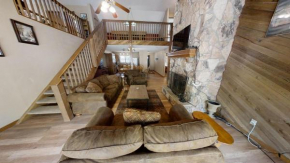 Lucky River Retreat - WiFi - On the River - Fireplace - Grill - Washer - Dryer
